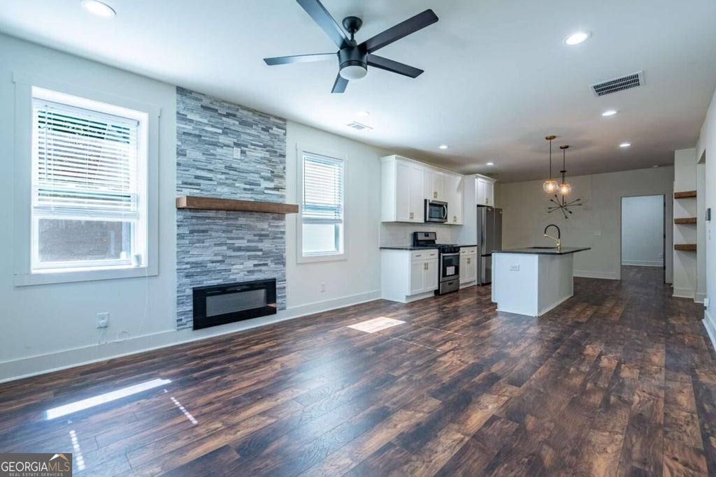 Photo of 1409 Oakland Drive SW, Atlanta, GA 30310 (MLS # 10878477)