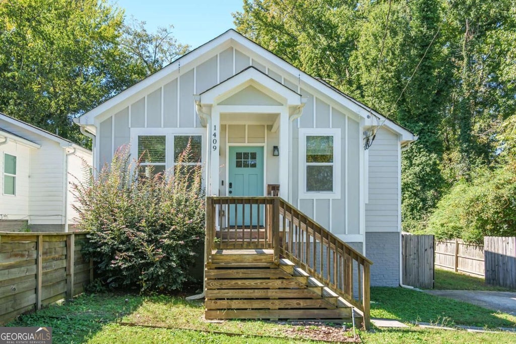 Photo of 1409 Oakland Drive SW, Atlanta, GA 30310 (MLS # 10878477)