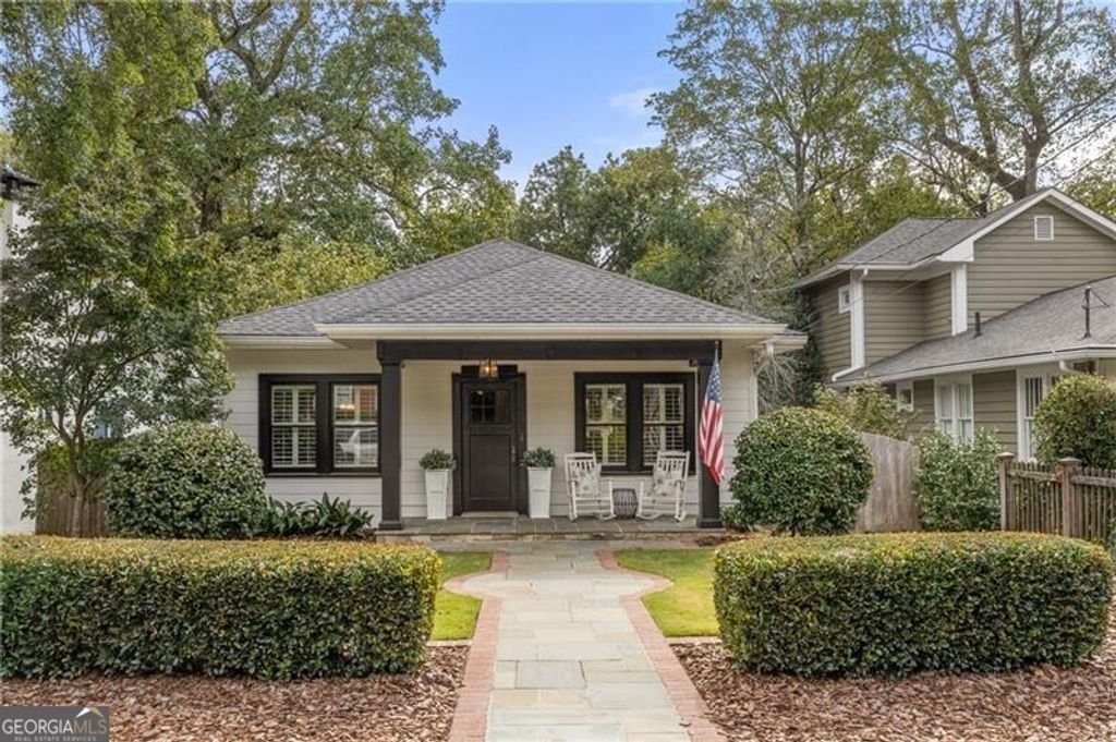 Photo of 2125 Fairhaven Circle NE, Atlanta, GA 30305 (MLS # 10625130)