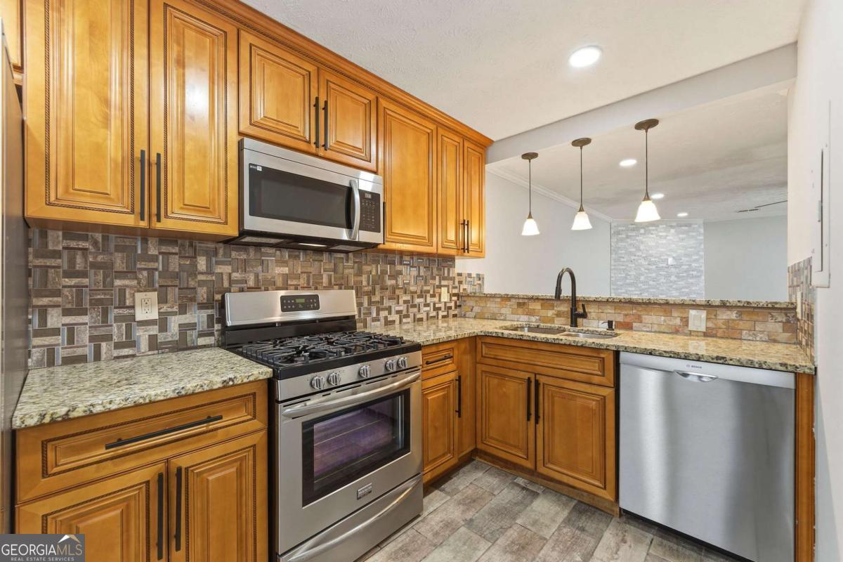 3517 Kennesaw Station DR NW