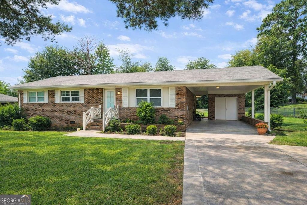 Photo of 615 Peachtree Drive, Thomaston, GA 30286 (MLS # 10730129)