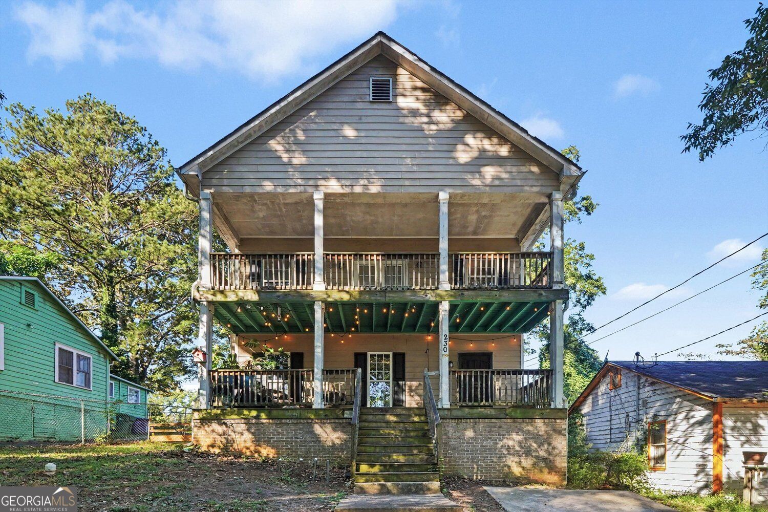 230 Burbank DR NW
