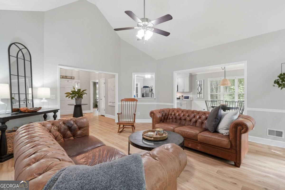 3801 Woodruff CT