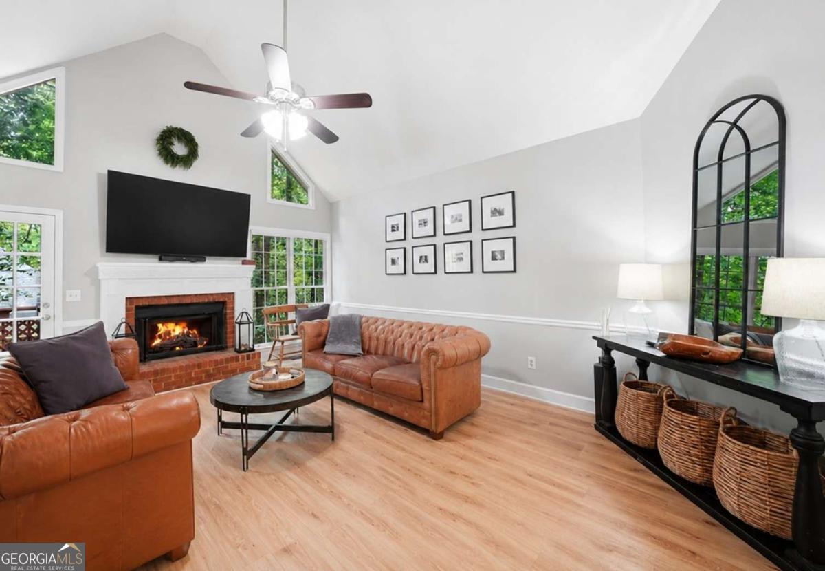 3801 Woodruff CT