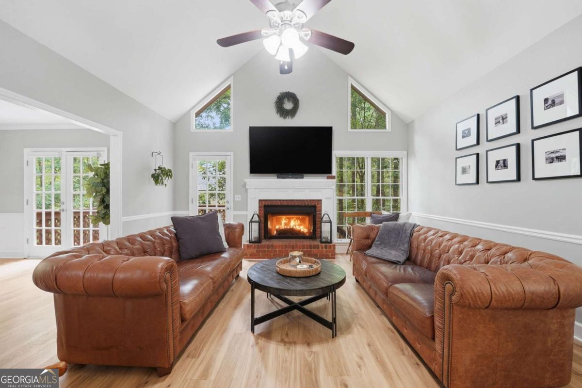 3801 Woodruff CT