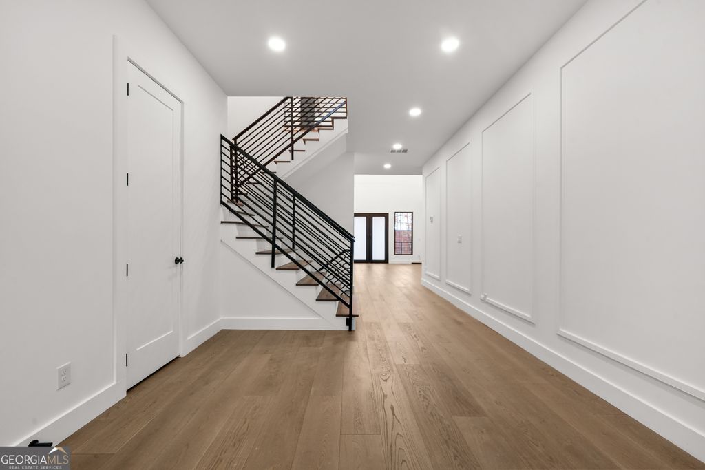 Photo of 5165 Cascade Road SW, Atlanta, GA 30331 (MLS # 10679402)