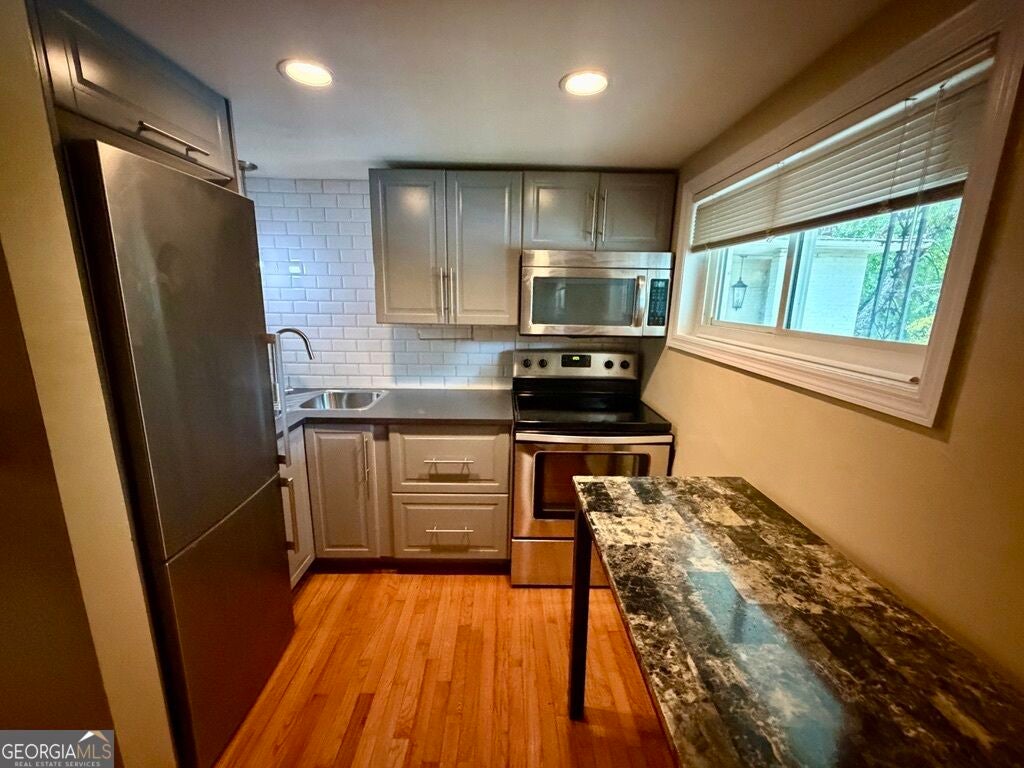 699 Argonne AVE NE APT 201