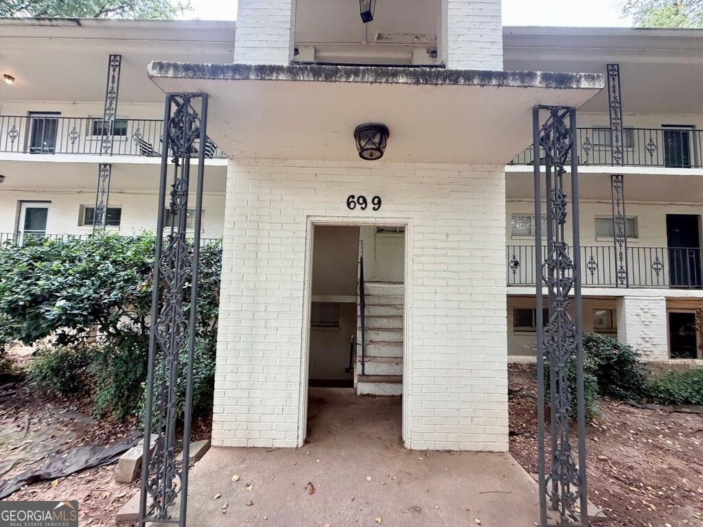 699 Argonne AVE NE APT 201