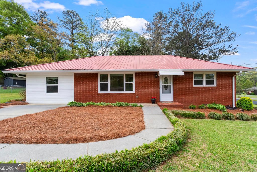 Photo of 1 Pine Crest Drive, Cartersville, GA 30120 (MLS # 10725707)