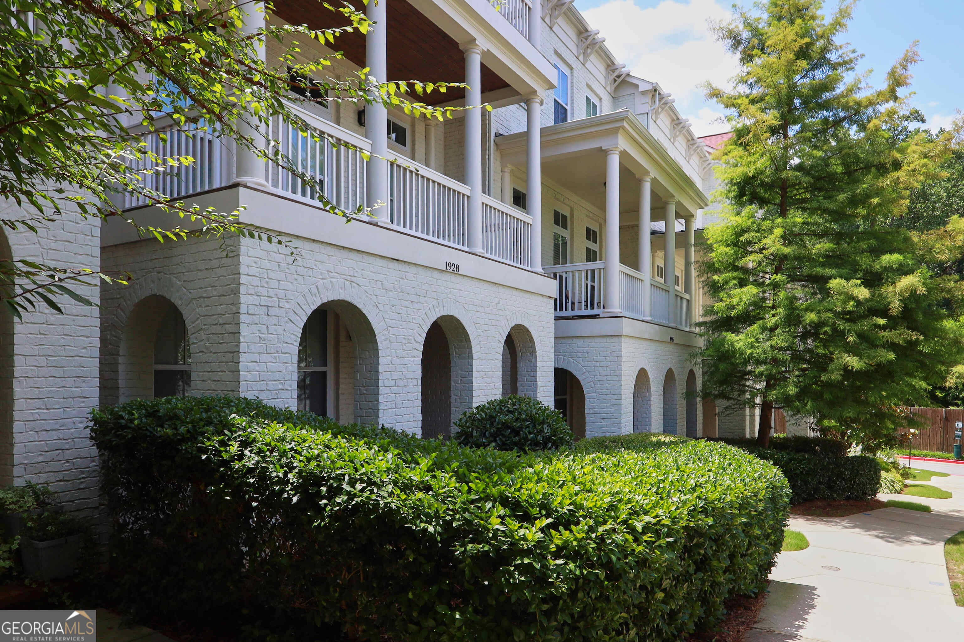 1928 Morrison DR