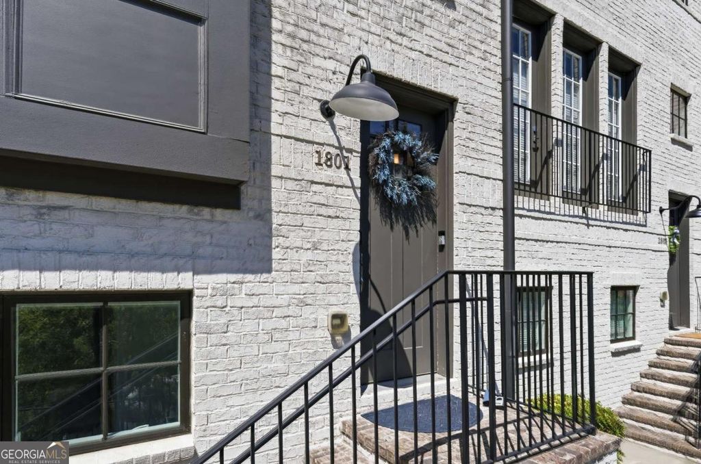 Photo of 1801 Huntington Hills Lane NW, Atlanta, GA 30309 (MLS # 10736408)