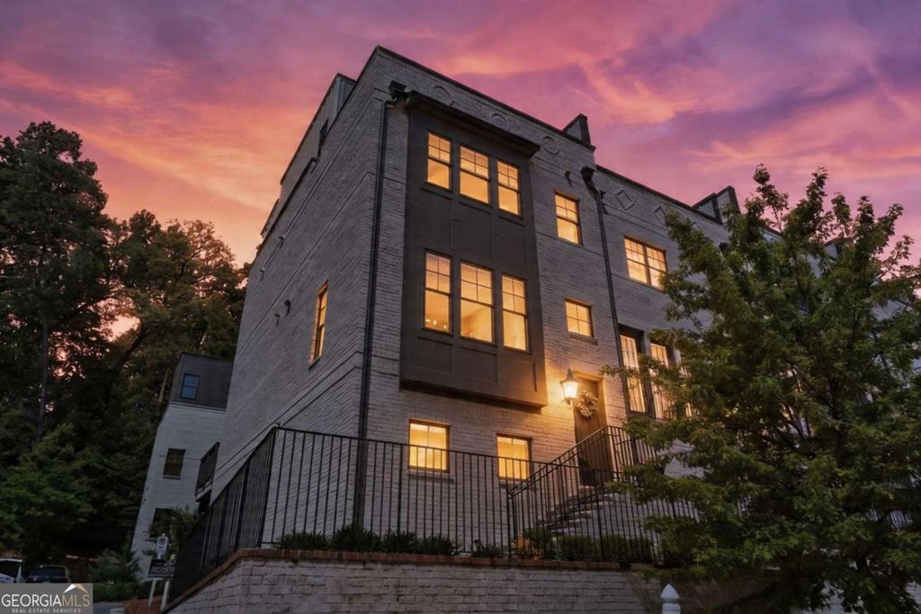 Photo of 1801 Huntington Hills Lane NW, Atlanta, GA 30309 (MLS # 10736408)