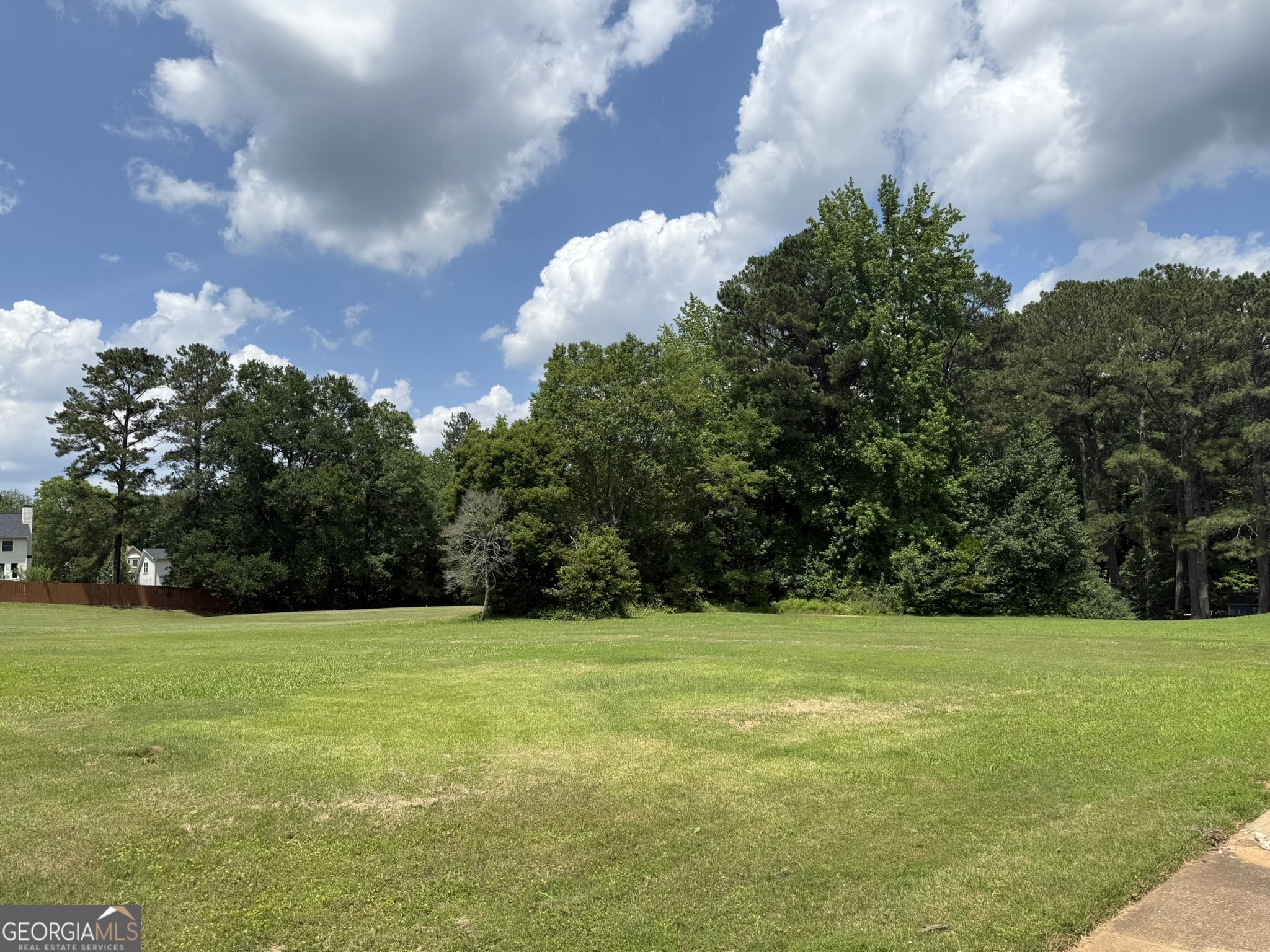 410 Clubland CIR SE
