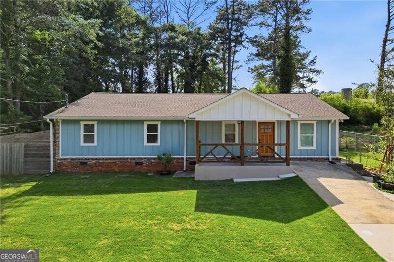 Photo of 2710 Gray Road SE, Smyrna, GA 30082 (MLS # 10822274)