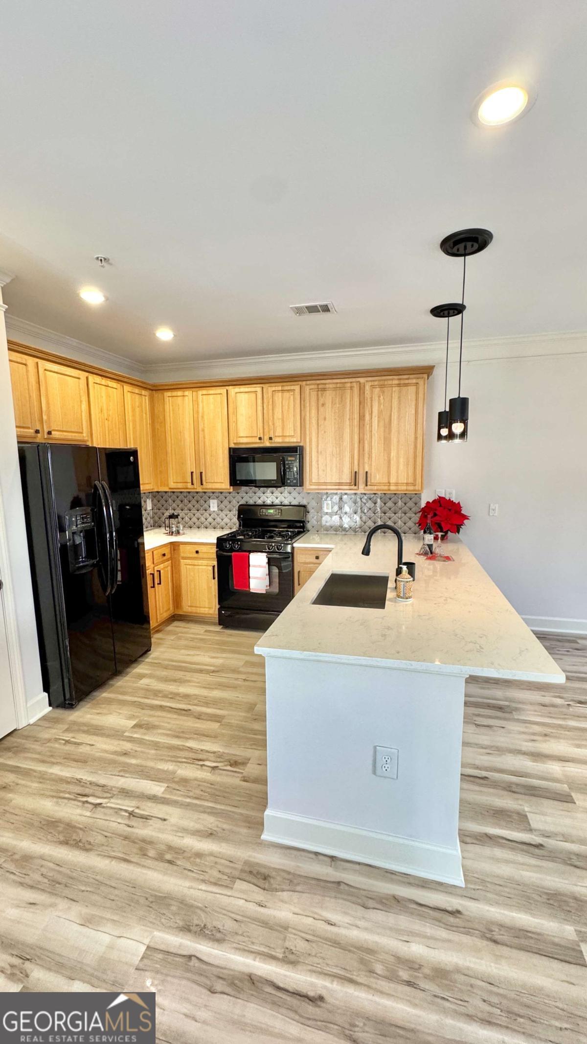 GLEN IVY TOWNHOMES - Residential