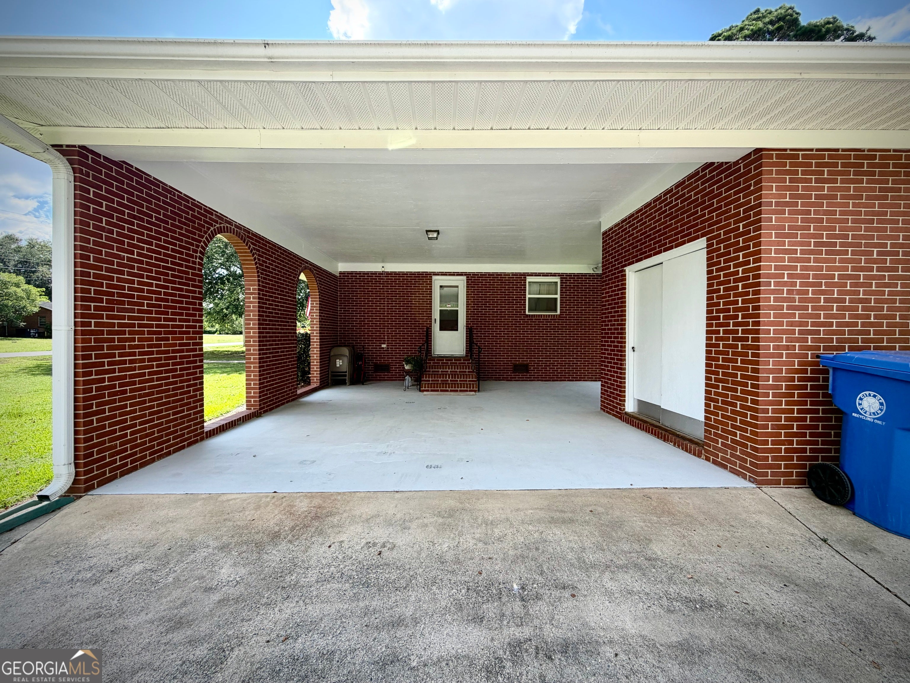 1619 Woodrow AVE