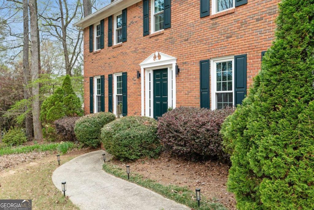 Photo of 2859 Creek Court SW, Marietta, GA 30008 (MLS # 10723357)