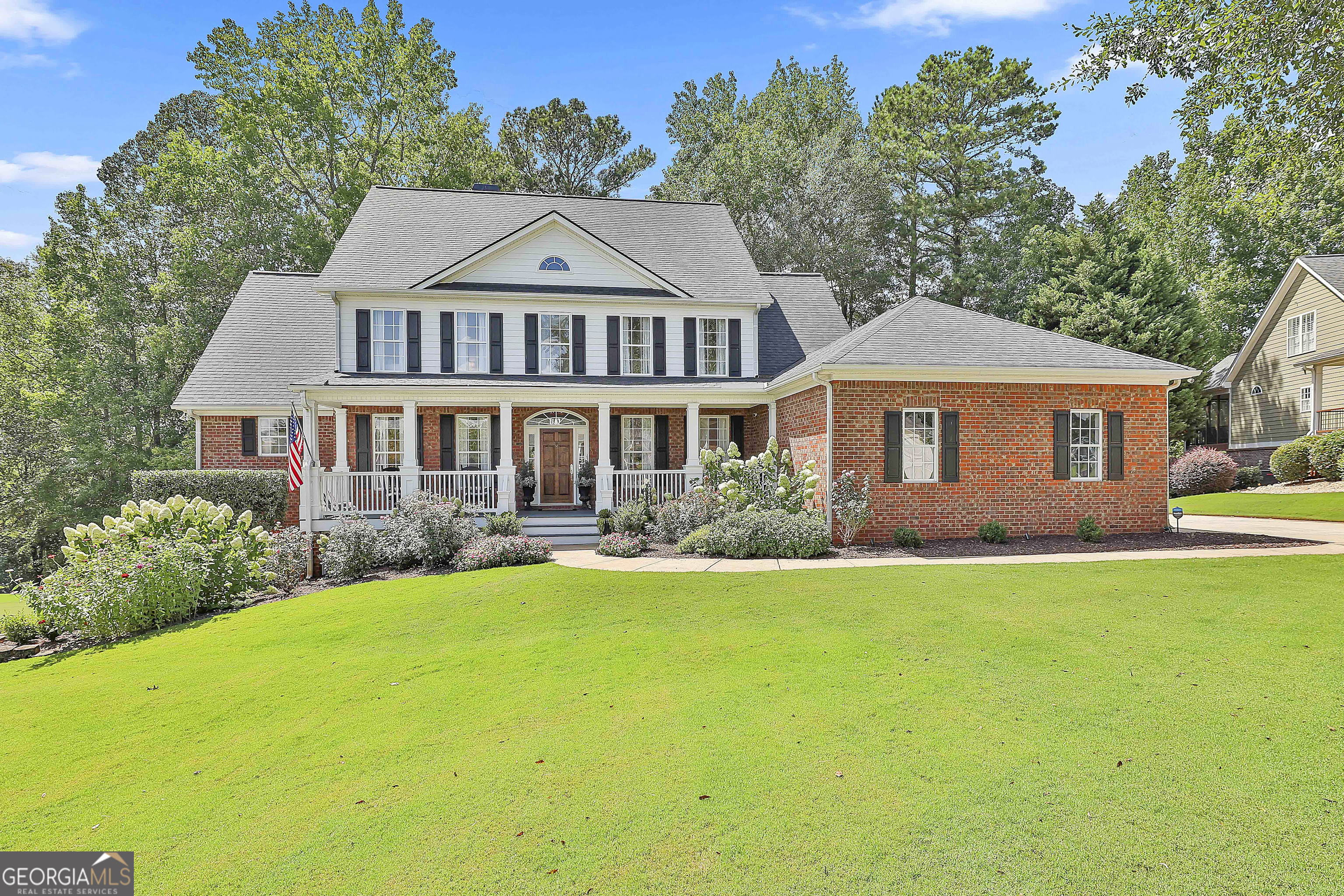 905 White Oak DR