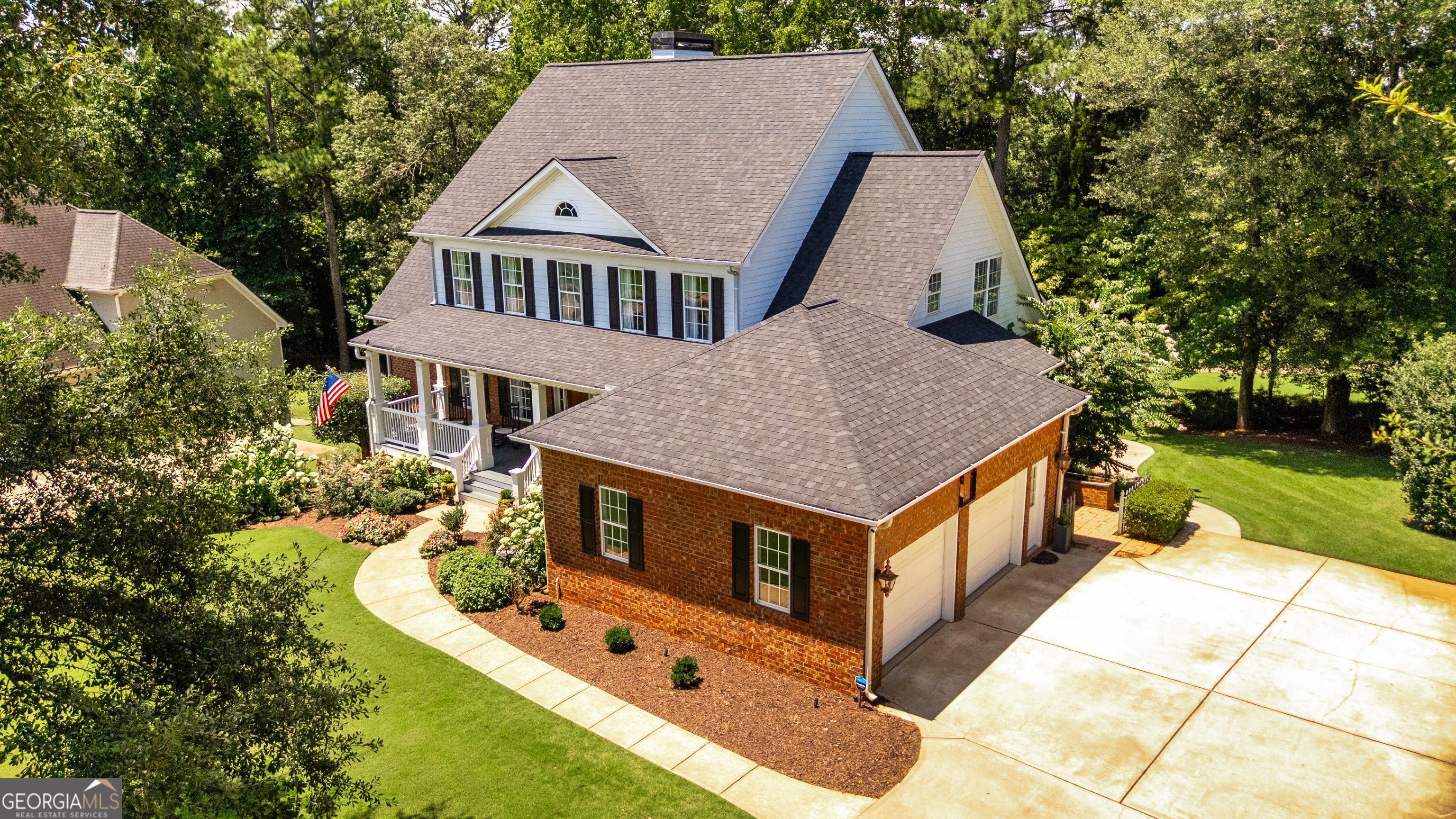 905 White Oak DR