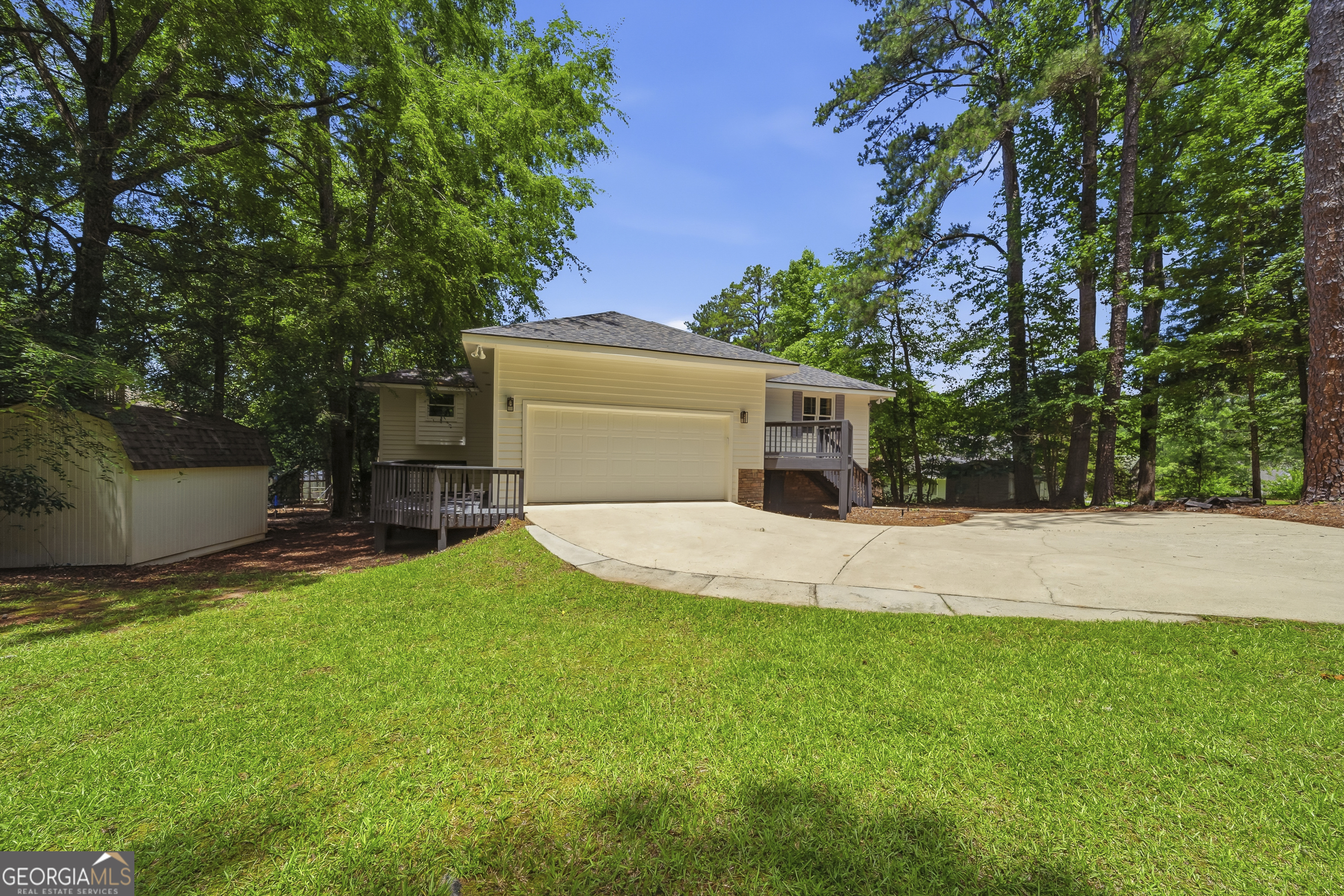 1691 White Oak DR