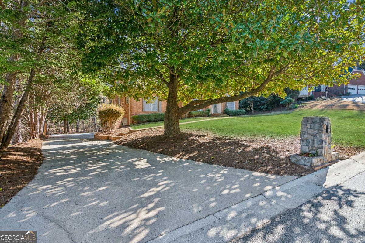 3611 Howell Wood TRL