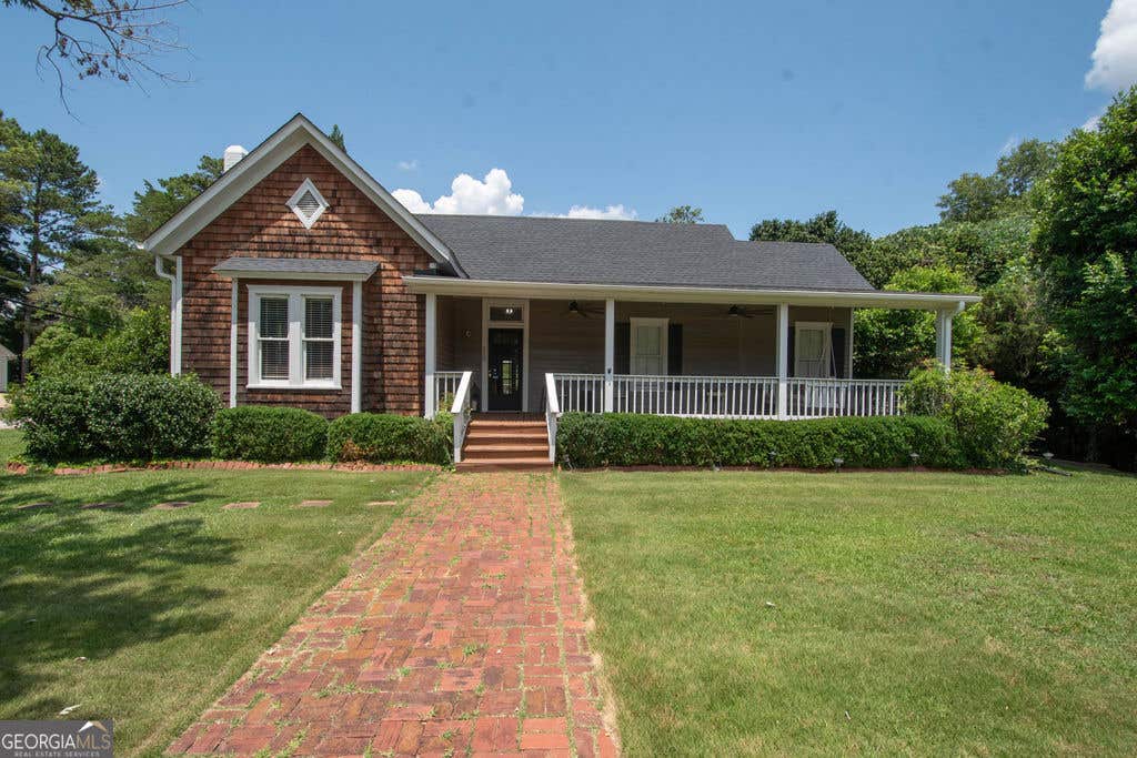 Photo of 312 Country Club Road, Lagrange, GA 30240 (MLS # 10806337)
