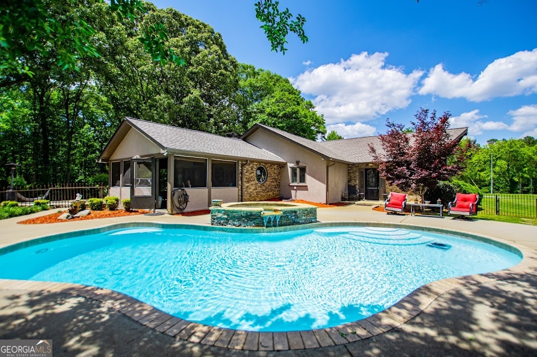 1050 Denton RD
