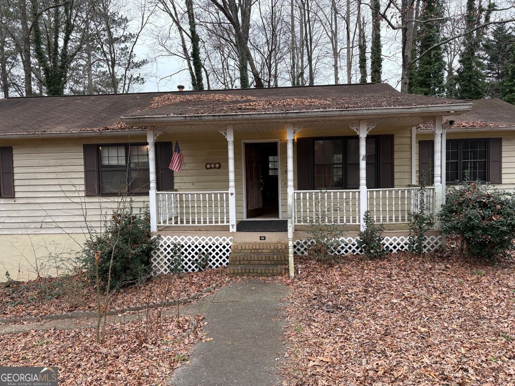 Photo of 368 Nottingham Way SW, Marietta, GA 30064 (MLS # 10667490)