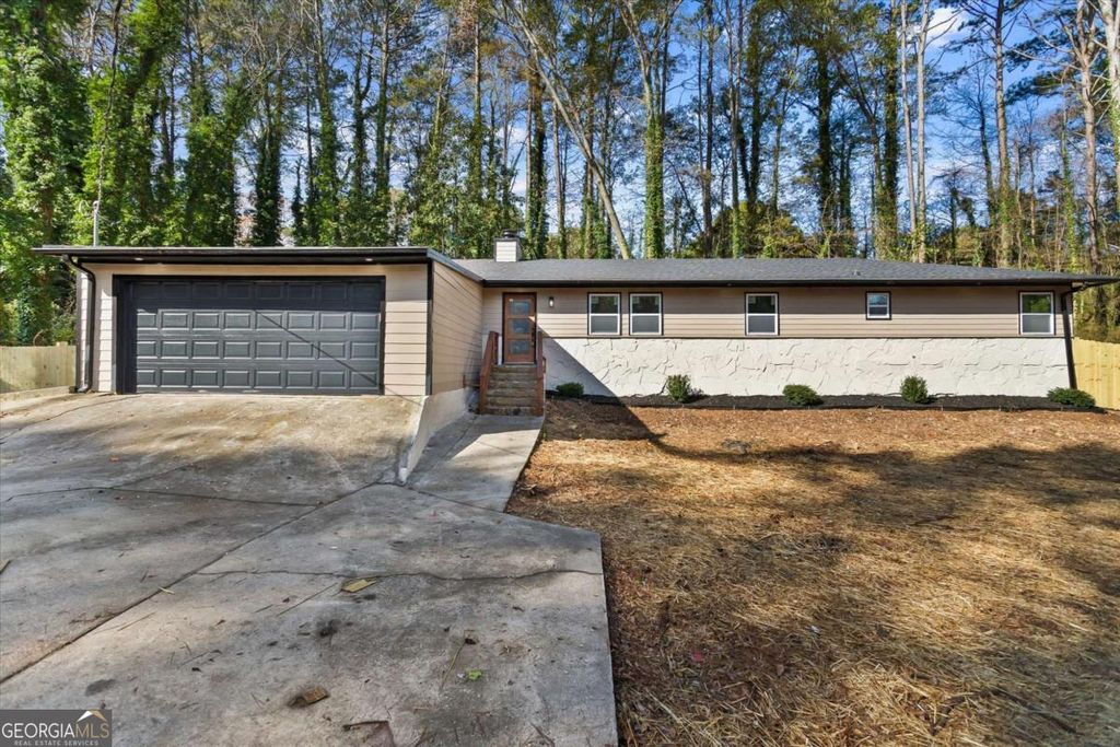 Photo of 2950 Concord Drive, Decatur, GA 30033 (MLS # 10650538)