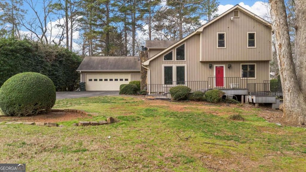 Photo of 3892 Johnson Ferry Drive, Marietta, GA 30062 (MLS # 10706372)