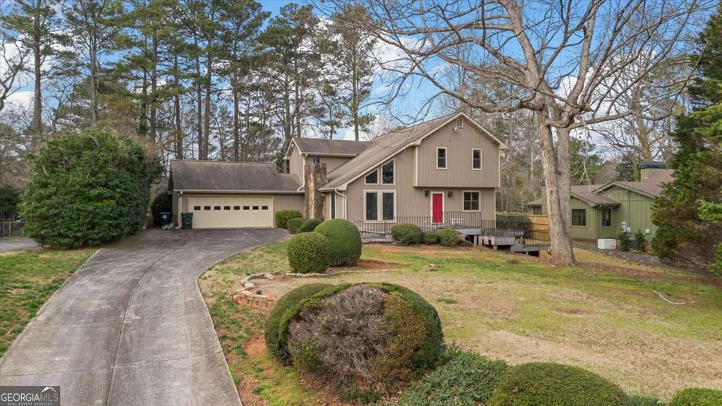 Photo of 3892 Johnson Ferry Drive, Marietta, GA 30062 (MLS # 10706372)
