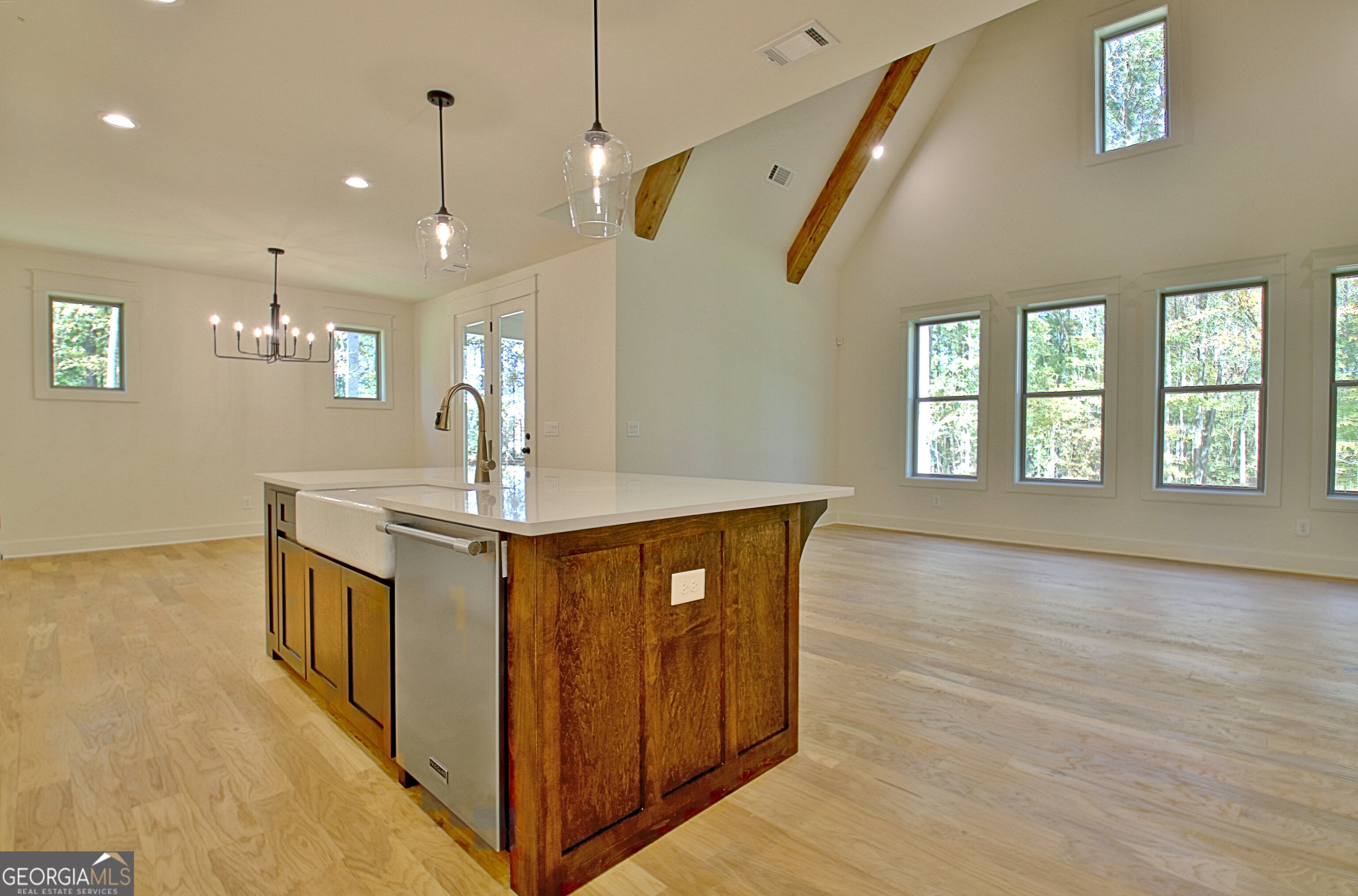 Moreland, Georgia 30259, United States, 4 Bedrooms Bedrooms, ,4 BathroomsBathrooms,Residential,Pending,78377