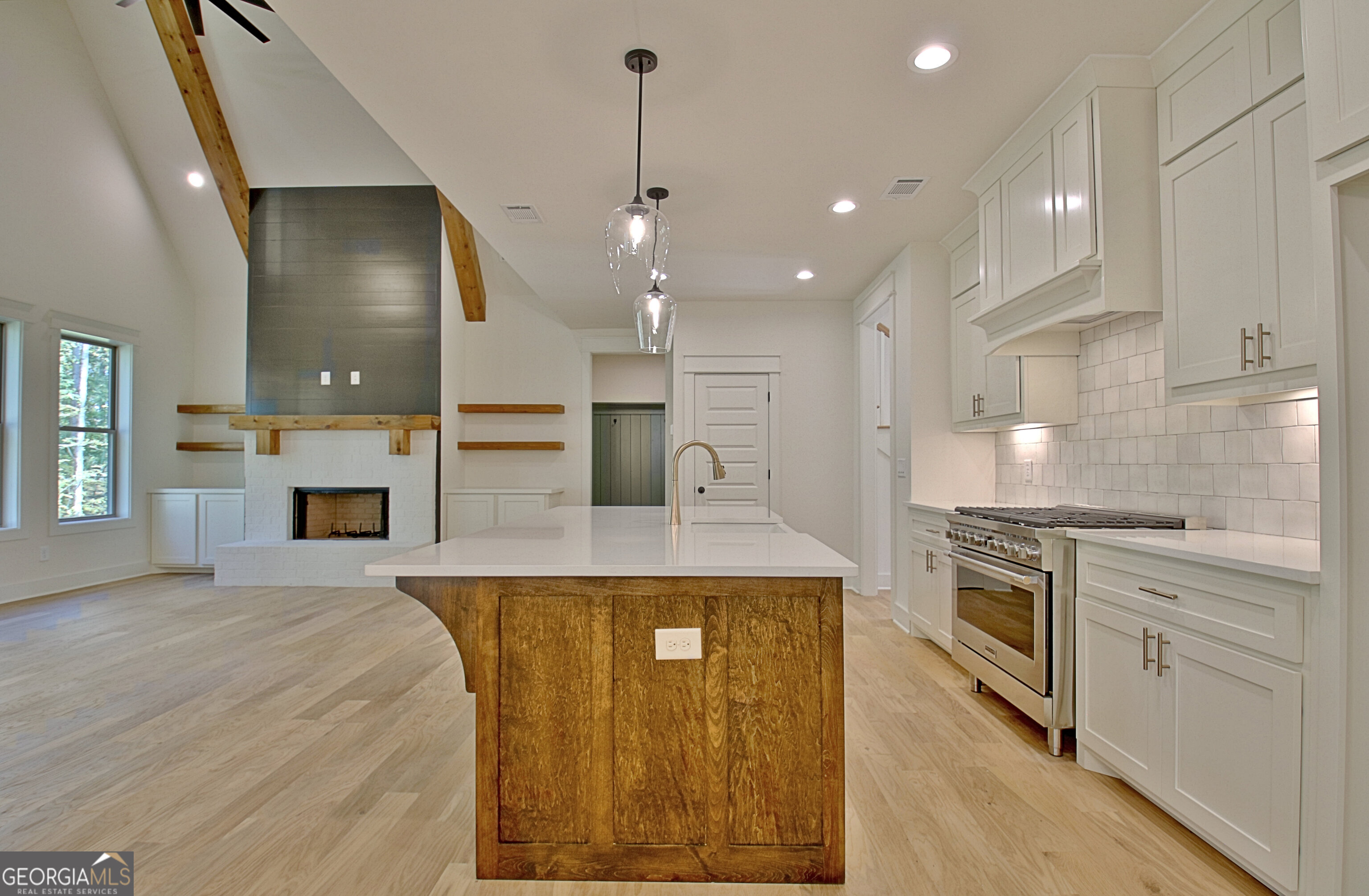 Moreland, Georgia 30259, United States, 4 Bedrooms Bedrooms, ,4 BathroomsBathrooms,Residential,Pending,78377