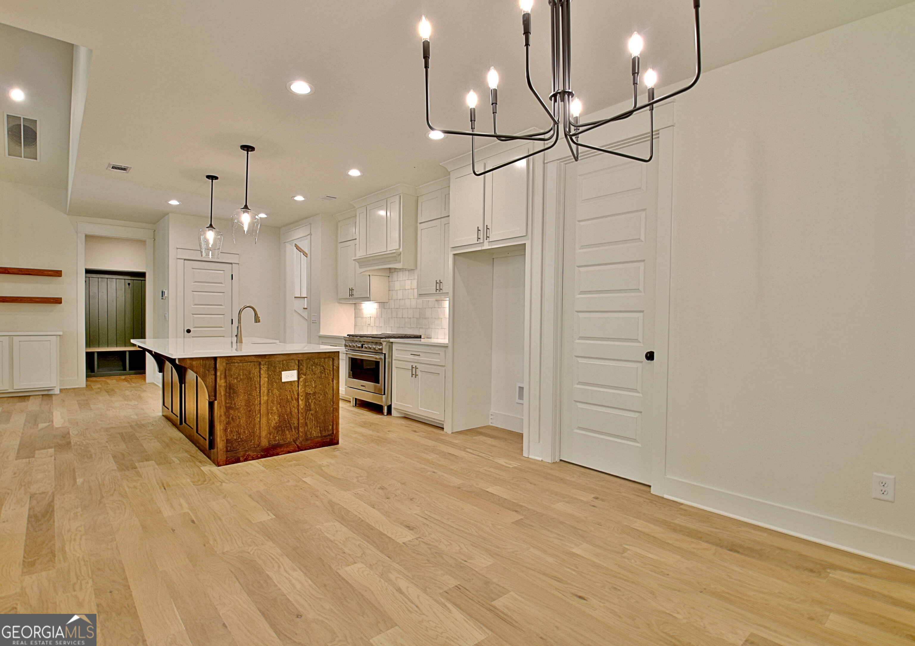 Moreland, Georgia 30259, United States, 4 Bedrooms Bedrooms, ,4 BathroomsBathrooms,Residential,Pending,78377