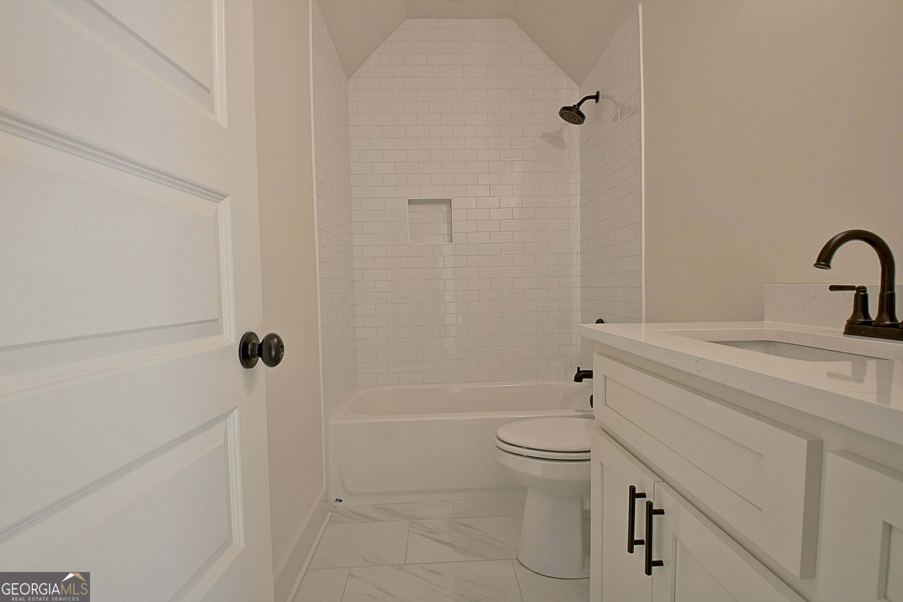 Moreland, Georgia 30259, United States, 4 Bedrooms Bedrooms, ,4 BathroomsBathrooms,Residential,Pending,78377