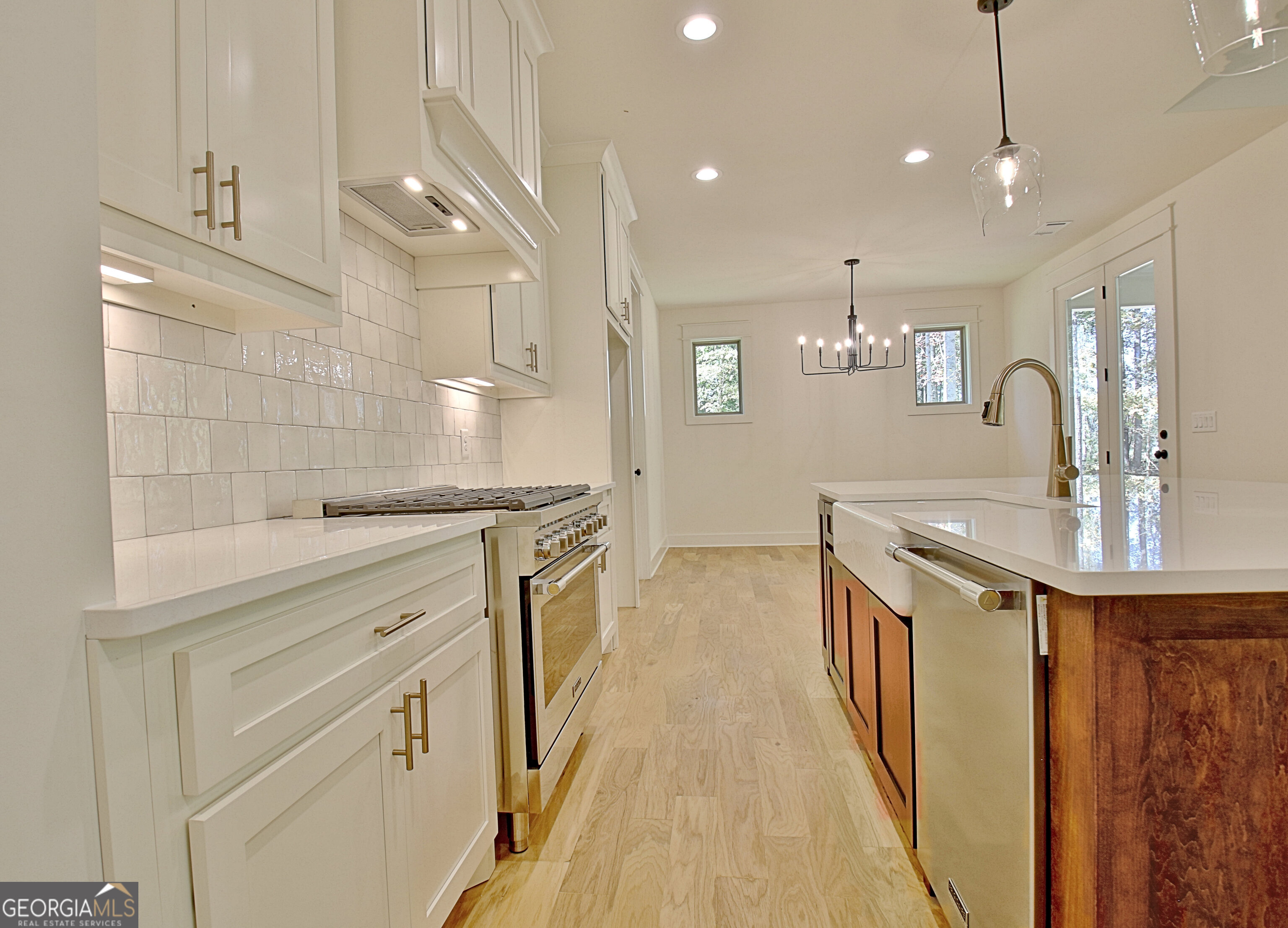 Moreland, Georgia 30259, United States, 4 Bedrooms Bedrooms, ,4 BathroomsBathrooms,Residential,Pending,78377