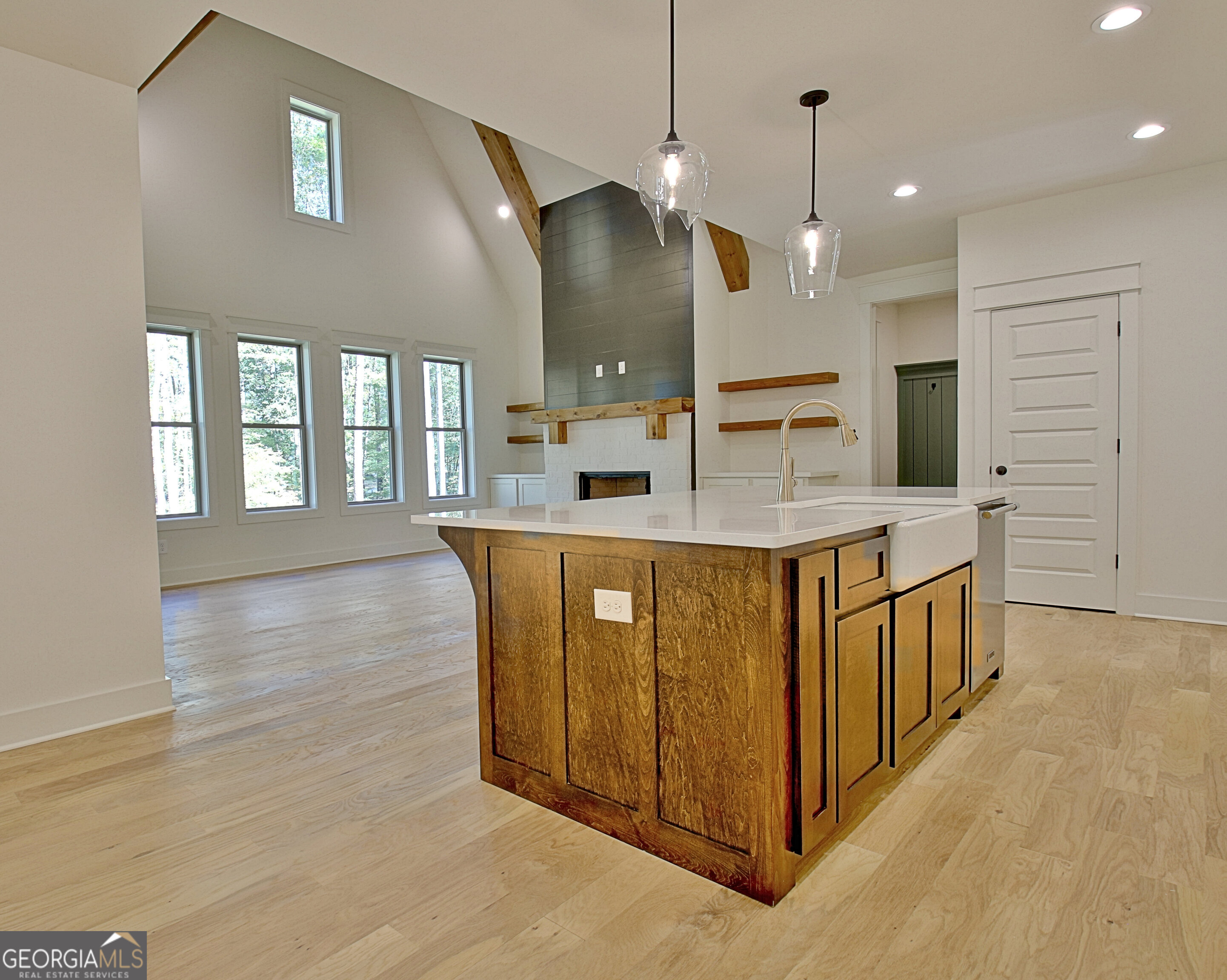 Moreland, Georgia 30259, United States, 4 Bedrooms Bedrooms, ,4 BathroomsBathrooms,Residential,Pending,78377