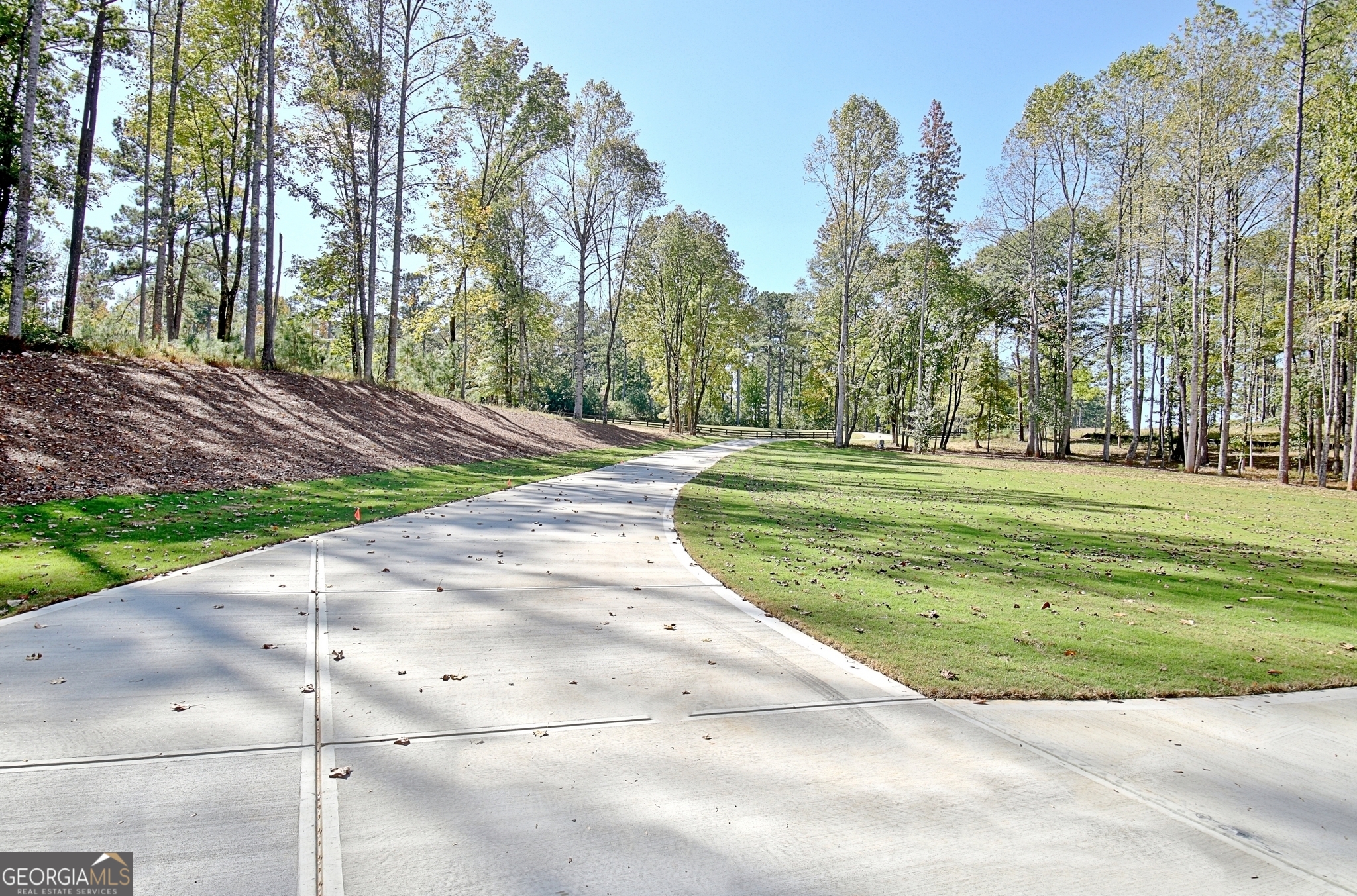 Moreland, Georgia 30259, United States, 4 Bedrooms Bedrooms, ,4 BathroomsBathrooms,Residential,Pending,78377