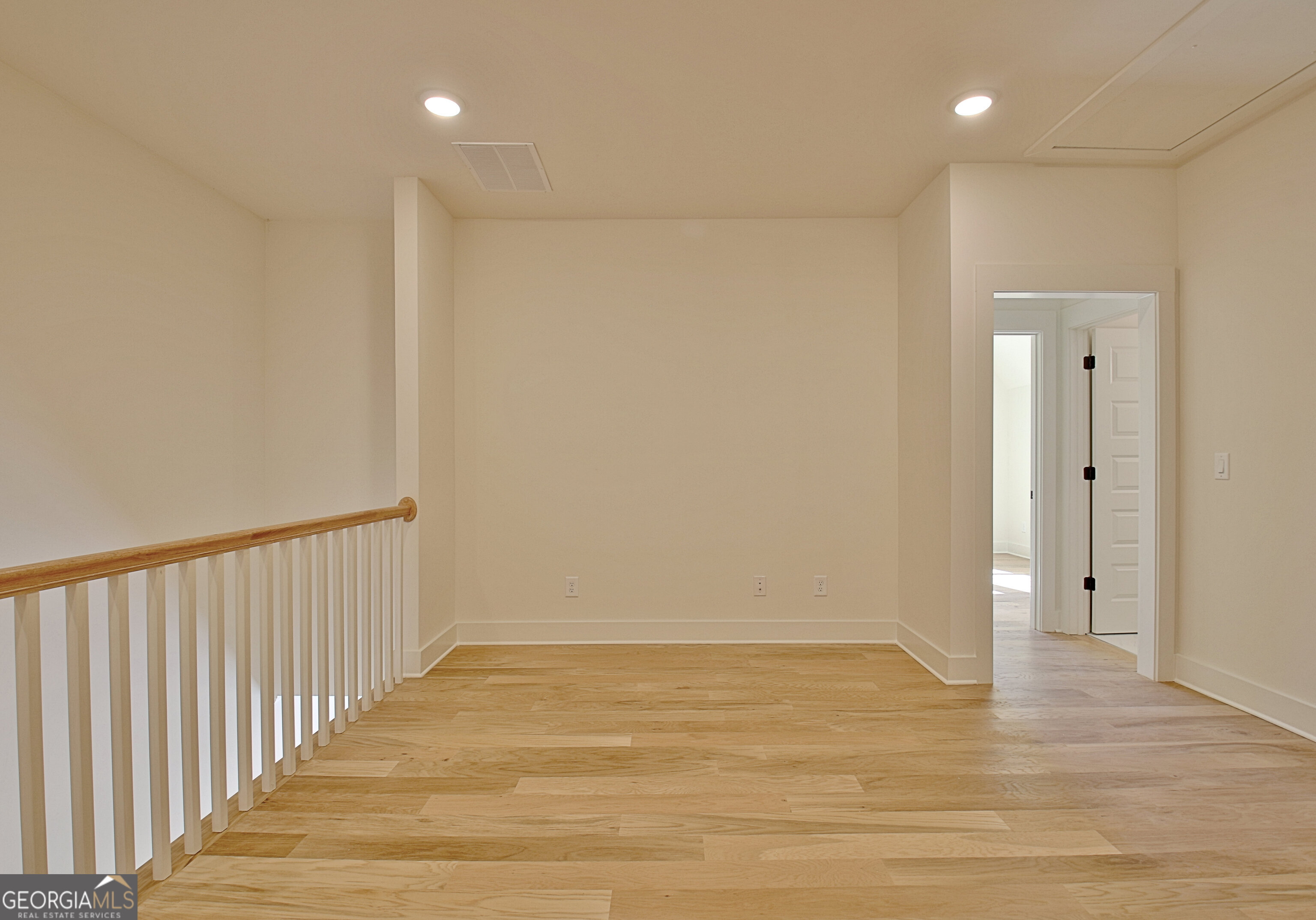 Moreland, Georgia 30259, United States, 4 Bedrooms Bedrooms, ,4 BathroomsBathrooms,Residential,Pending,78377