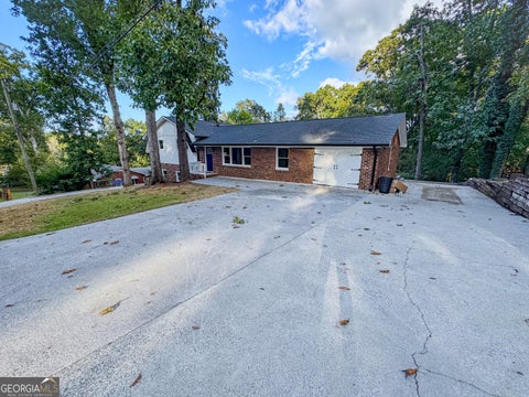 Photo of 49 Cliffbrink Drive SE, Lindale, GA 30147 (MLS # 10867711)