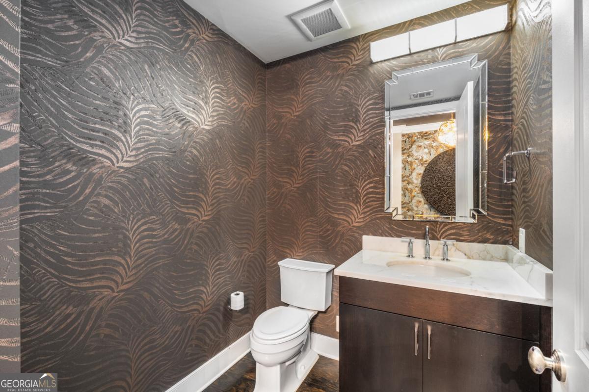 3630 Peachtree RD NE 2404