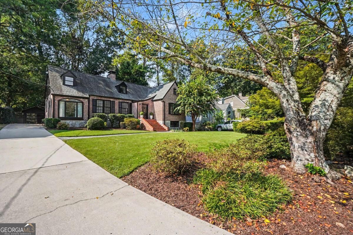 839 Wildwood RD NE