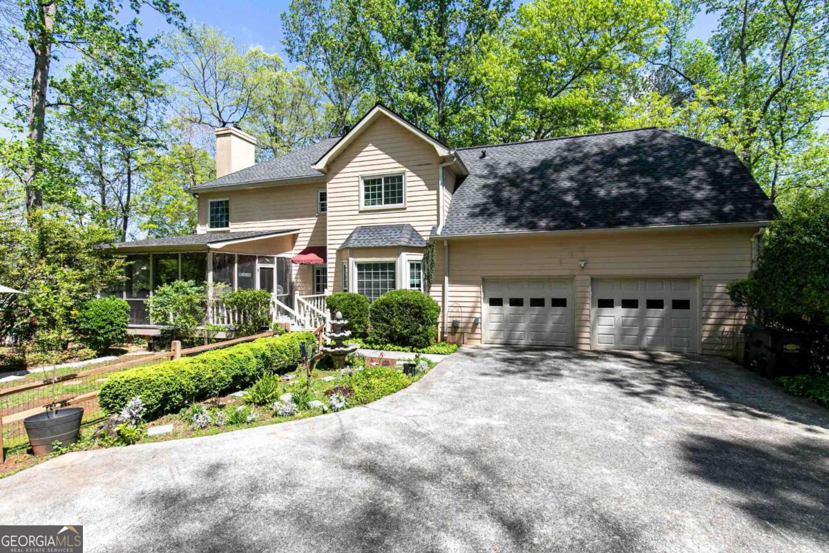 386 Collegiate DR