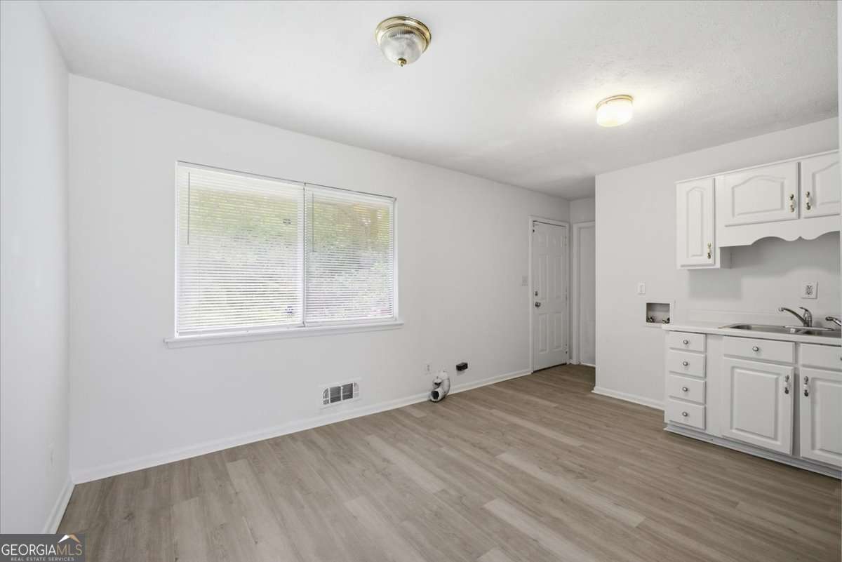 1947 Grange DR SE