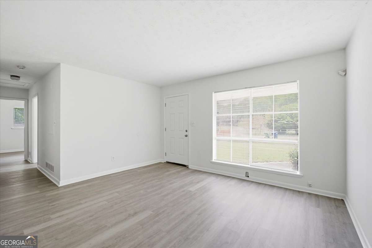 1947 Grange DR SE
