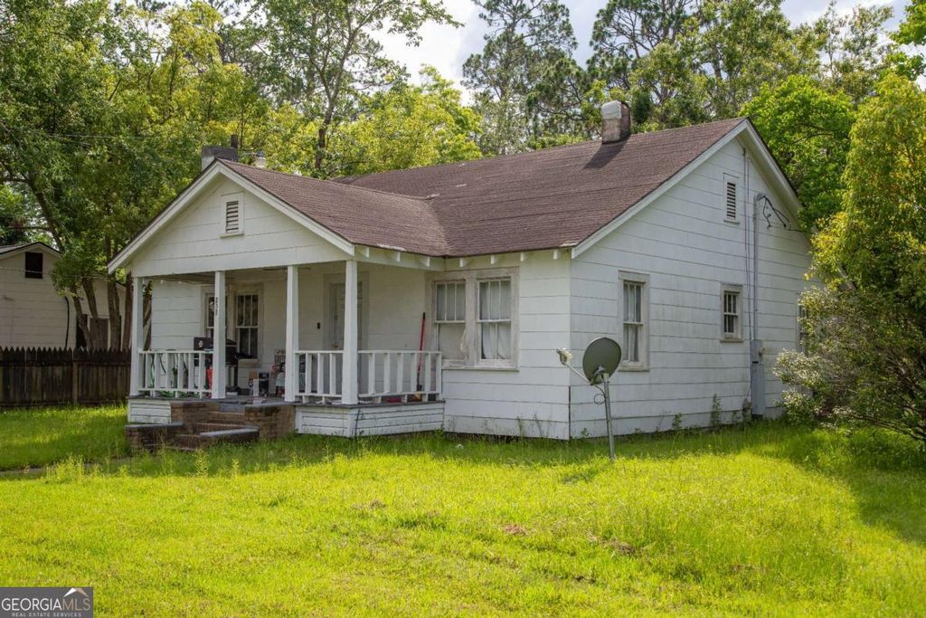 Photo of 207 Thomas Sreet, Baxley, GA 31513 (MLS # 10716874)