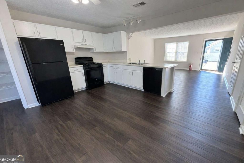 Photo of 426 Bainbridge Drive, Mcdonough, GA 30253 (MLS # 10683024)