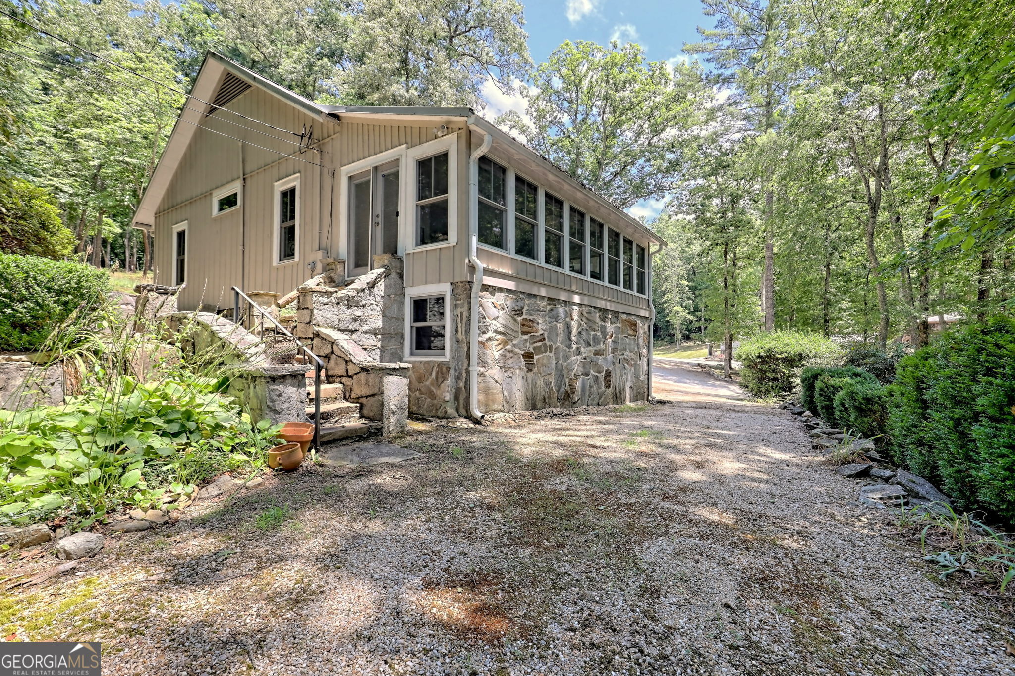 208 Colony RD