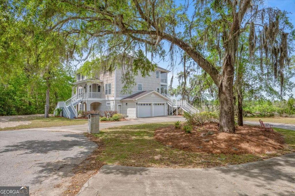 Photo of 105 Captains Way, Brunswick, GA 31523 (MLS # 10733147)