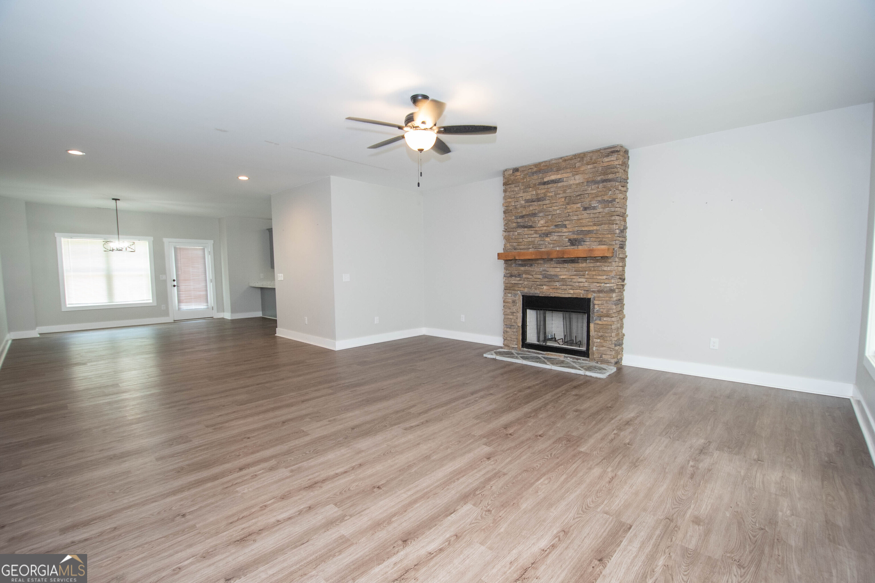 131 Ridgeview DR